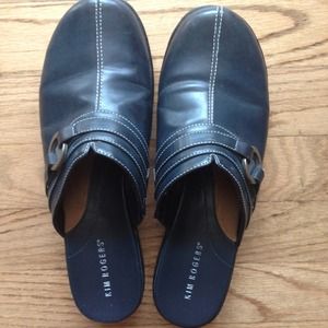 @texarkanababy trade Navy blue Kim Rogers mules