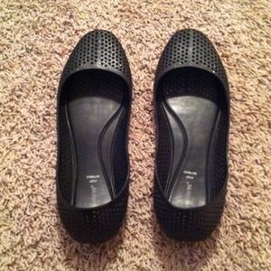 Black, sparkly, flats!