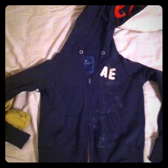 American eagle zip up sweater