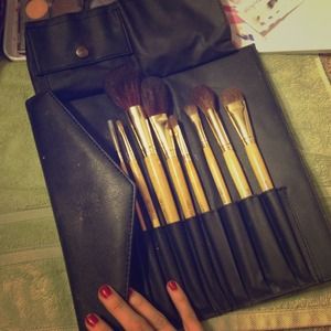 SOLD!!! Senna Cosmetics Brush set...