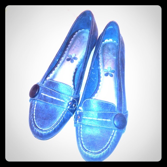 Black Madison flats