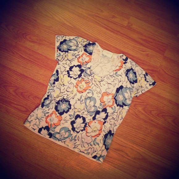 SOLD Liz Claiborne floral tee