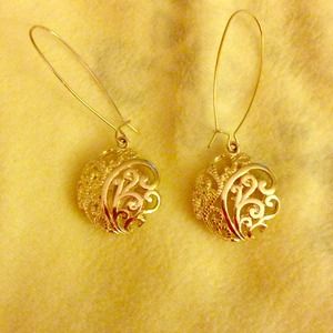 HOLD.    Cute silver Earrings