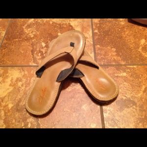 Clarks flip flops