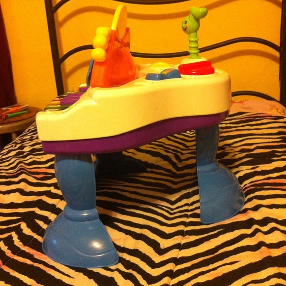 Baby learning piano table - Picture 2 of 4