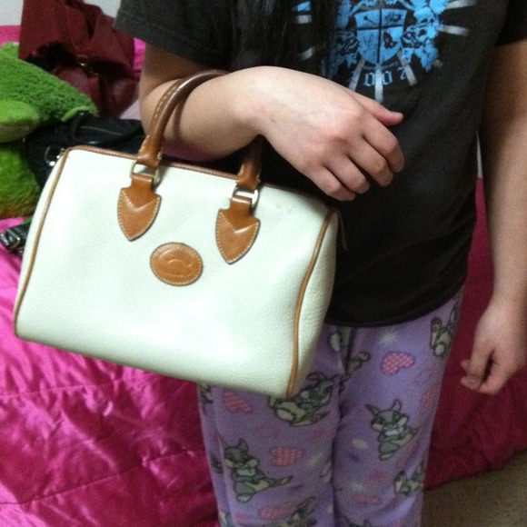 SOLD to @kortneylee11 Dooney and Bourke - Picture 4 of 4
