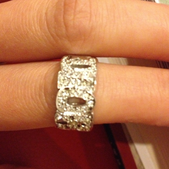 💯Christian Dior earring sets with ring - Picture 2 of 3