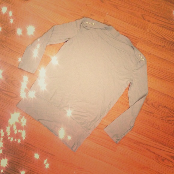 ❌SOLD❌ Light gray long top