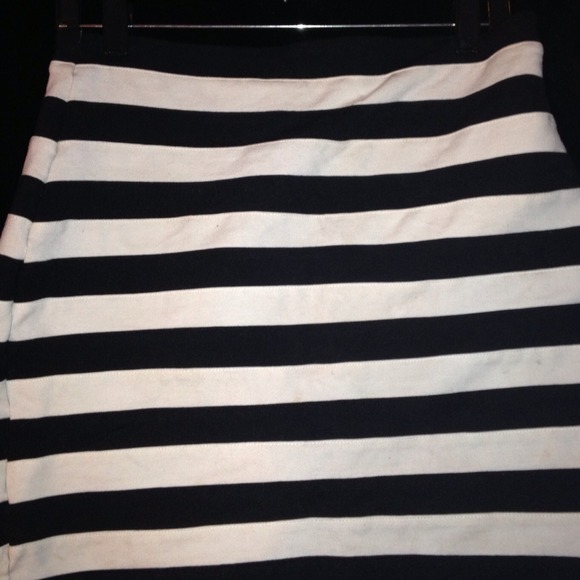 Express Pencil Skirt