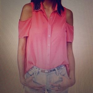 🚫SOLD🚫NWT--Total stud blouse-coral