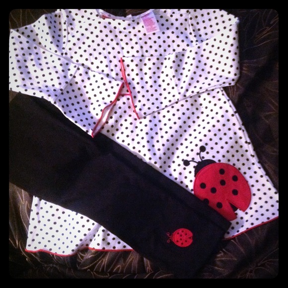 SOLD. Just to cute!! 🌺🌺🌺