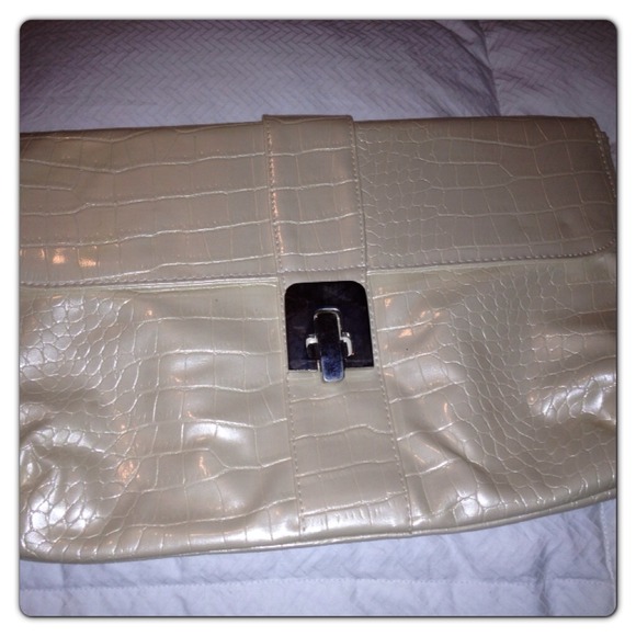 ALDO Clutch