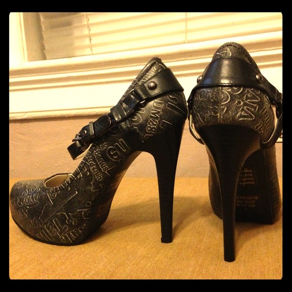 Bakers "Manning" mary-jane heels