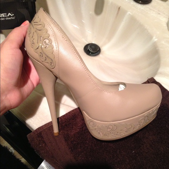 Andrea heels - Picture 3 of 4