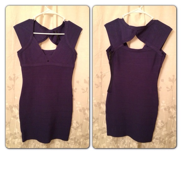 SOLD SOLD SOLD🙋🙋🙋Guess Dress Size M never worn!