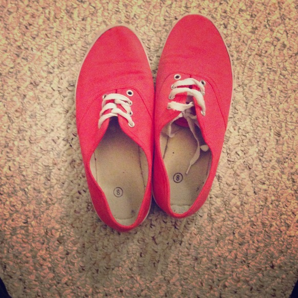 SOLD IN BUNDLE Fun sneakers!