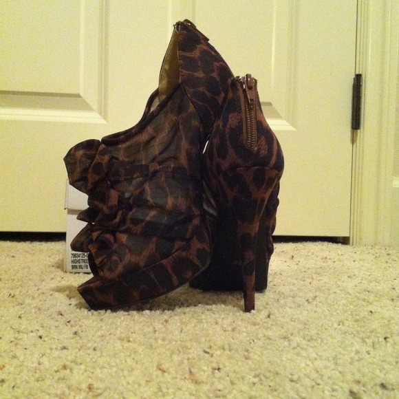 Leopard print high street x5 heels from Nine West - Picture 4 of 4