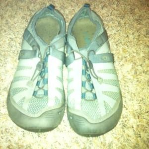 Shoes size 8, tote, pants, 2 pairs of earrings