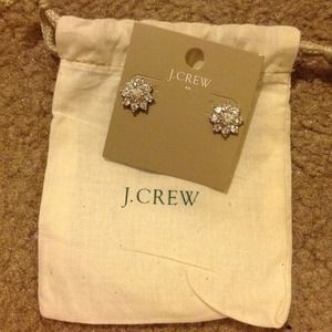 Jcrew flower earrings!! 😍