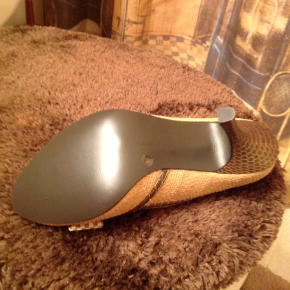 Shoes - Picture 2 of 3