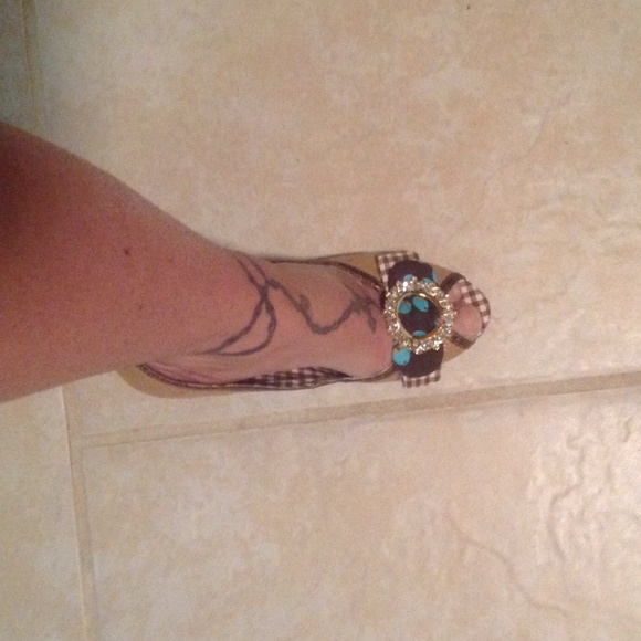Shoes - Picture 3 of 3