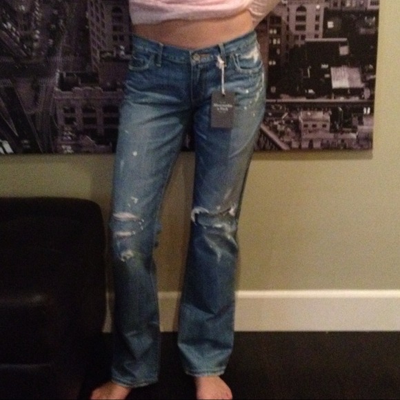 SOLD in BUNLE* A&F 4 Jeans w/ Paint Spots.