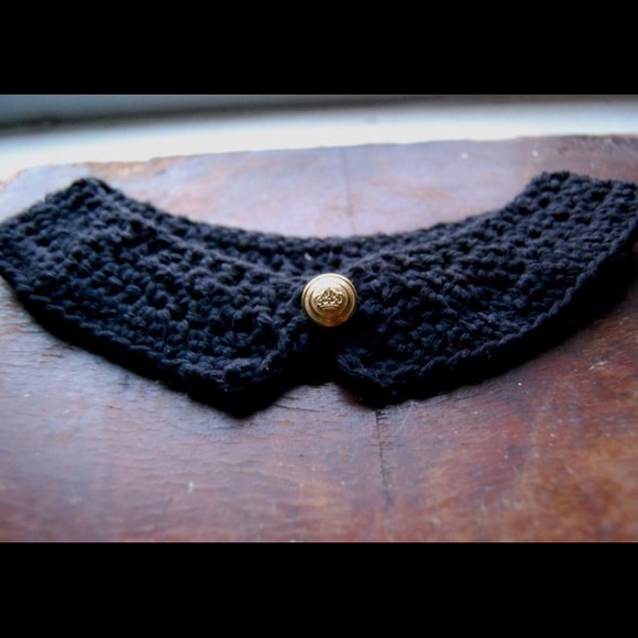 Crochet collar