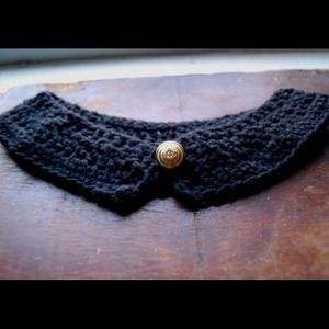 Crochet collar