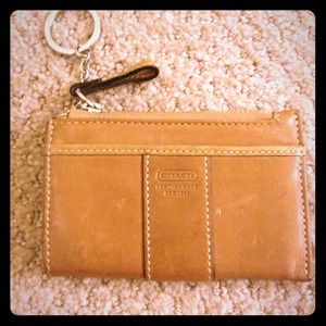 For jdavey164 Coach tan leather coin purse