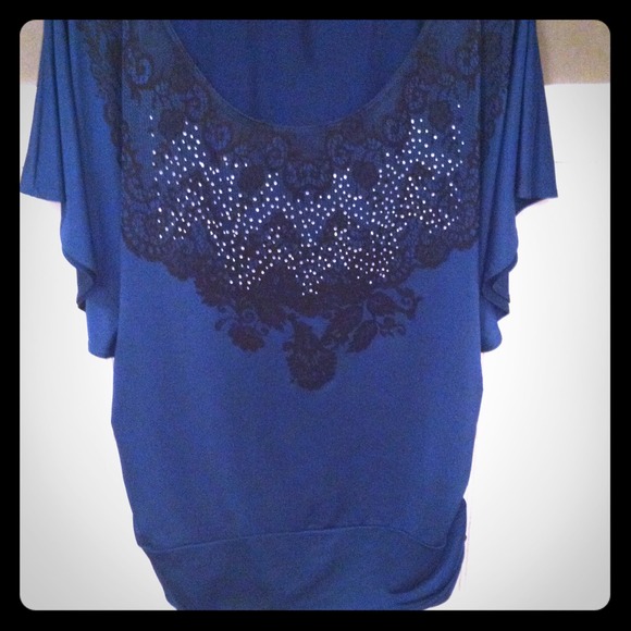 SOLD!!!!  Gorgeous Glam top!