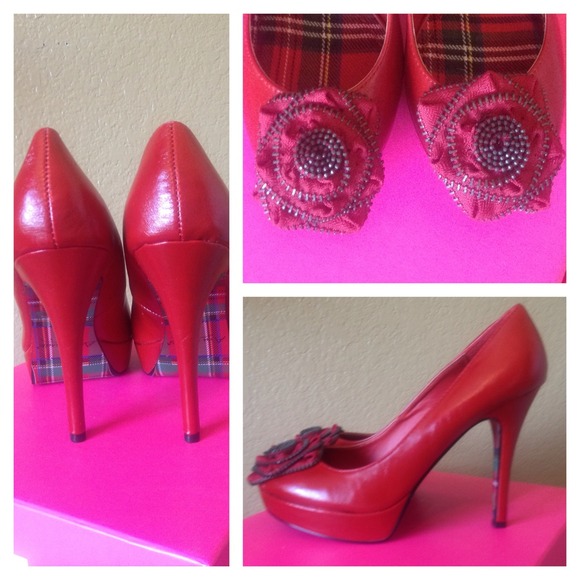 Sz 6.5 Anne Michelle red plaid heels zipper rose