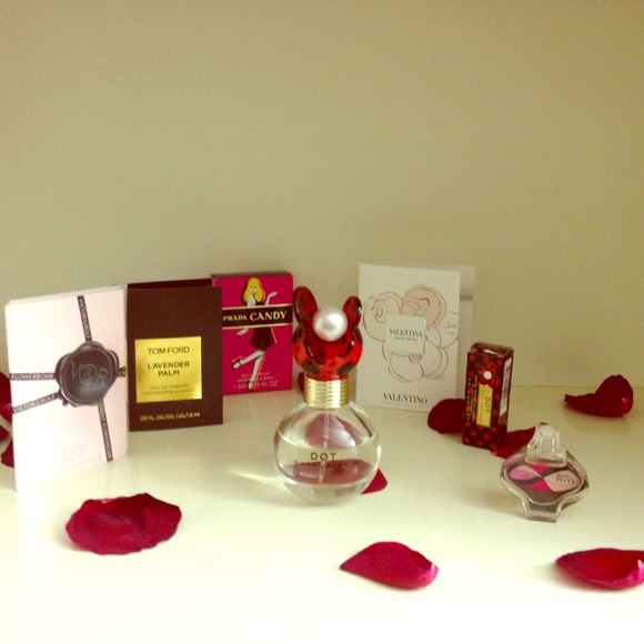 🌟Reserved🌟Marc Jacobs DOT & small perfume Dot