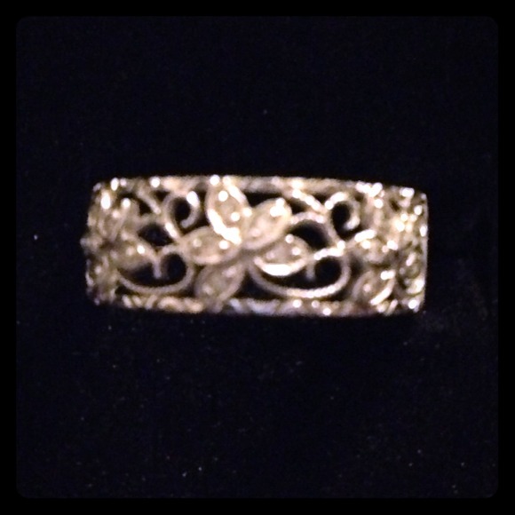 109R - Silver Diamond Accent Lace Filigree Ring
