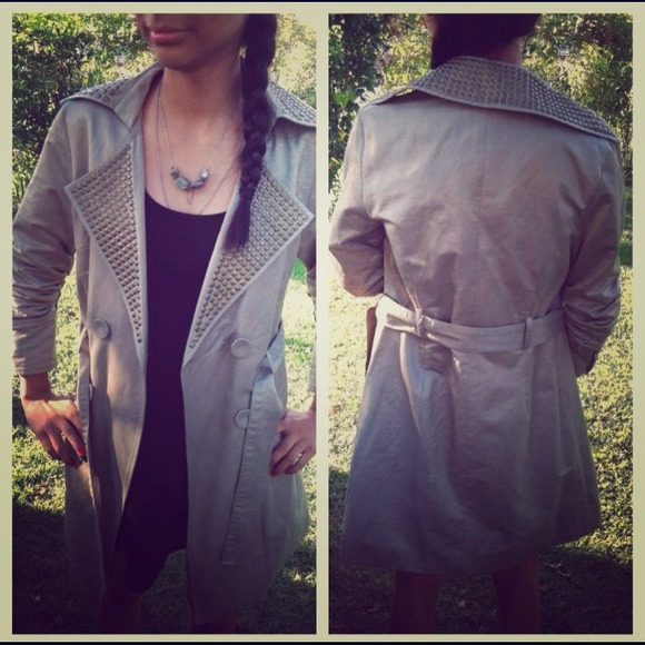 ❤ Leaf green pleaded jacket with studded collar 💋