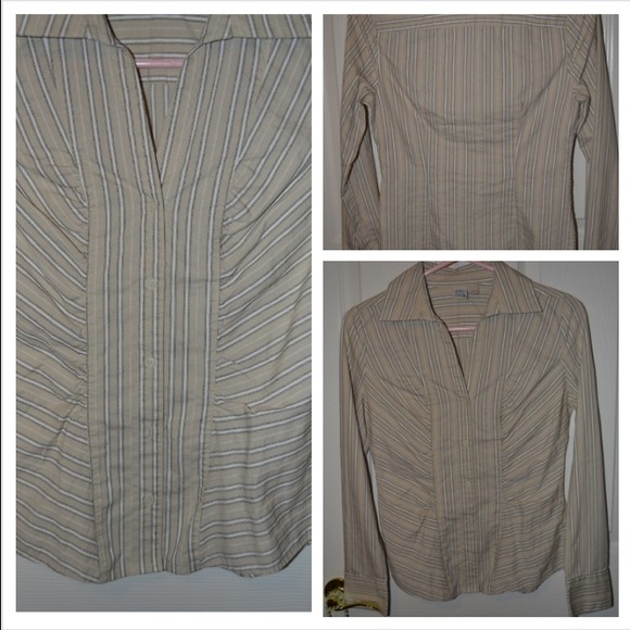 ✨REDUCED!!!✨Brown and White botton-up long sleeves