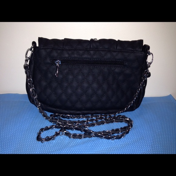 !!!SOLD!!! Black Quilted convertible clutch - Picture 2 of 3