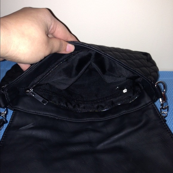!!!SOLD!!! Black Quilted convertible clutch - Picture 3 of 3