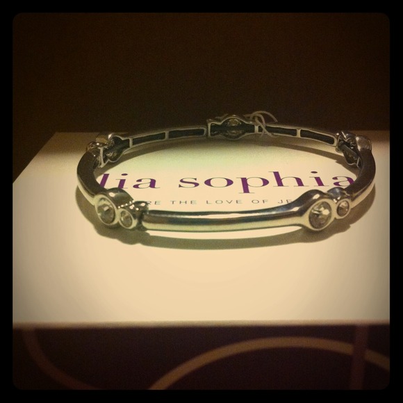 Brand new Lia Sophia flirty stretch bracelet!!
