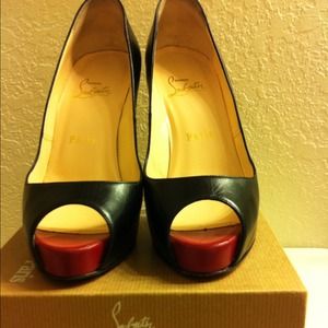 🔨 SOLD 🔨 Christian Louboutin