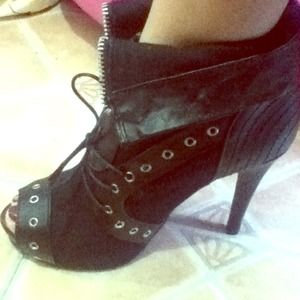 Zip up/Laces ankle boots