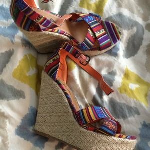 Mia wedge