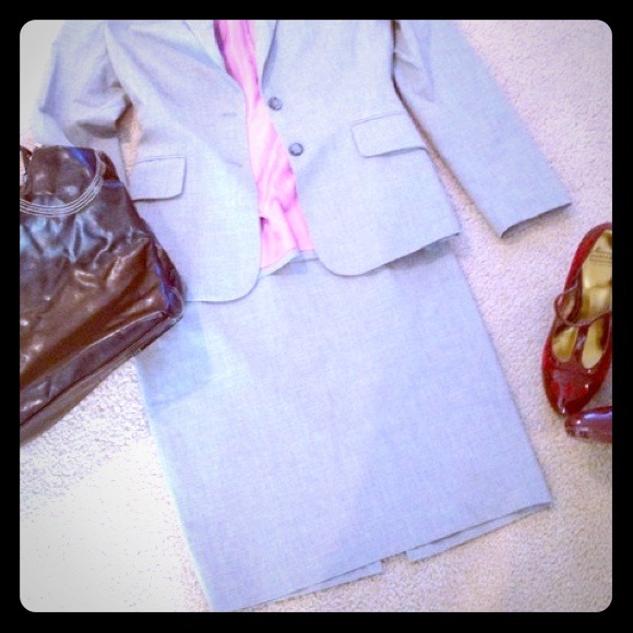 👗Reduced!! Perfect gray suit skirt!👗