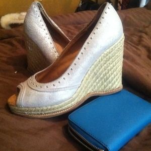 TRADED!! Pre-loved silver wedges