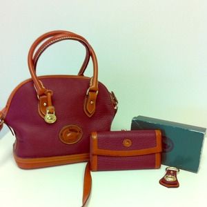 Dooney & Bourke Vintage Purse w/ Accessories