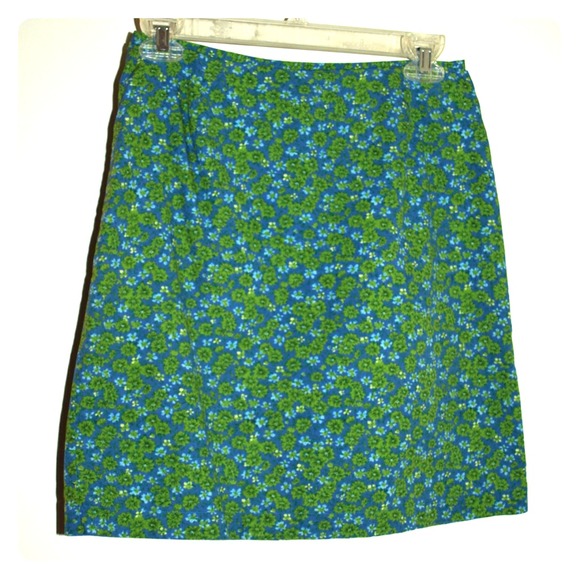 casual corner Dresses & Skirts - CLOSET CLEAROUT SALE Short floral skirt