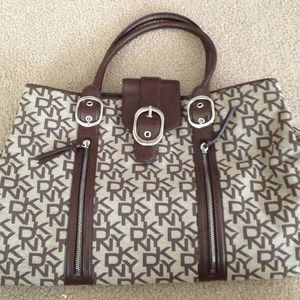 DKNY Carry On Bag!!! Super Clean, Super Cute!