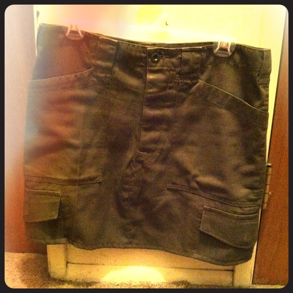 Dark Green Cargo Skirt