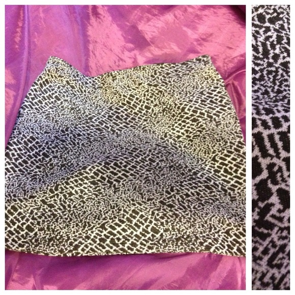 Black & white skirt