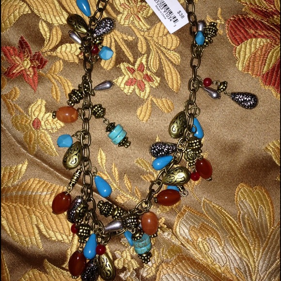 Necklace, bracelet and earring bundle - Picture 2 of 4