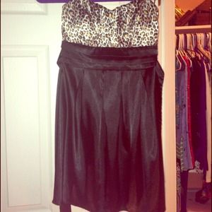 Strapless, leopard print dress.